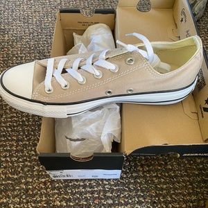 Women’s size 8 converse tan low top men’s 6.5 new